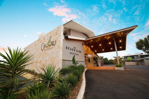 Onslow Beach Resort - Brisbane Tourism 1