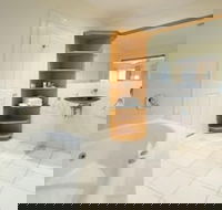 Lakeside Suites 2 - Tourism Brisbane