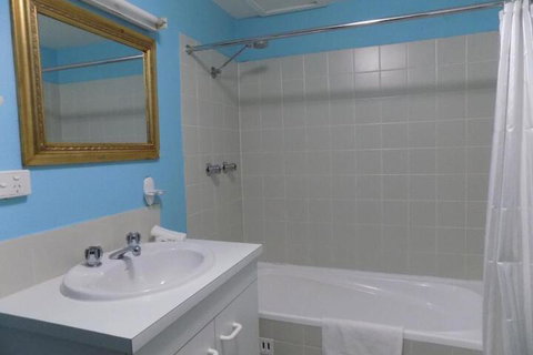 Kirwan Apartments 5 - Brisbane Tourism 5