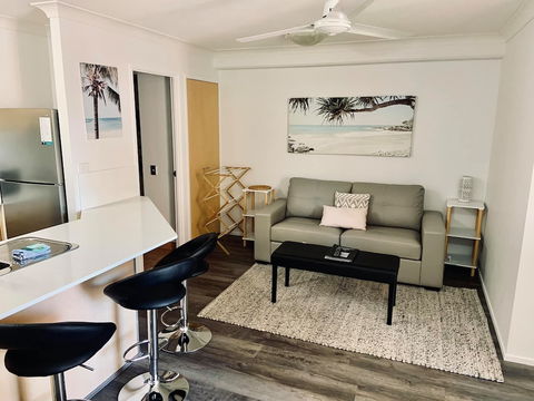 Aruba Surf Resort - Tourism Brisbane 6