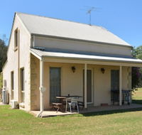 Madigan Wine Country Cottages - Brisbane Tourism