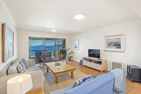 Tuscan Waterfront, 1/213 Soldiers Point Road - Tourism Brisbane 1