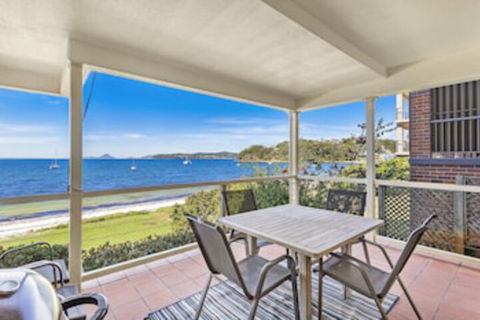 Tuscan Waterfront, 1/213 Soldiers Point Road - Tourism Brisbane 0