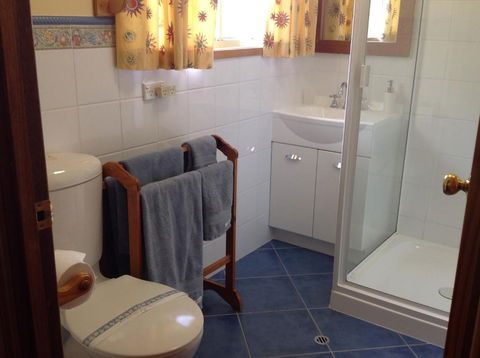 Fergies Hill Spa Cottage At Granite Ridge Wines - Brisbane Tourism 6