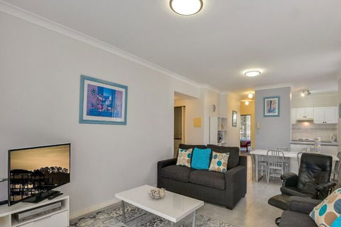 Ocean Palms - Brisbane Tourism 1