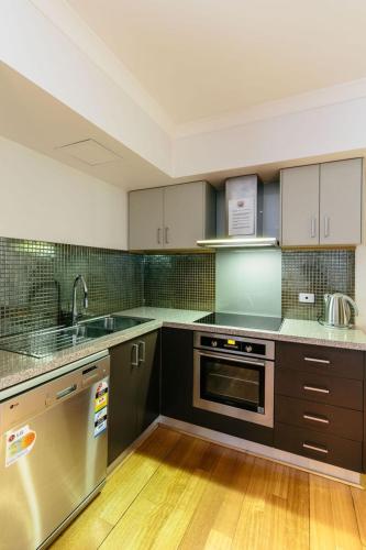 Wray Callan Apartments - Tourism Brisbane 0