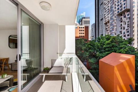 Sydney 1 Bed Modern Self Contained Apartment (402ALB) - Tourism Brisbane 4