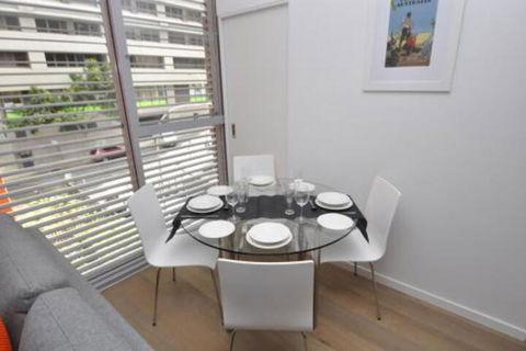 Sydney 1 Bed Modern Self Contained Apartment (402ALB) - Tourism Brisbane 6