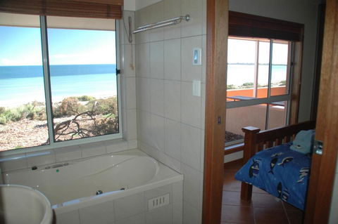 Ceduna Shelly Beach Caravan Park - Brisbane Tourism 2