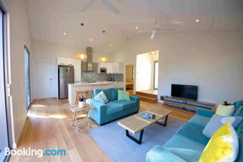 Sunny Blinco Street House - Tourism Brisbane 7