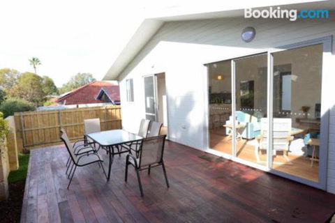 Sunny Blinco Street House - Tourism Brisbane 3