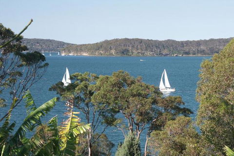 A Lakehouse Escape - Tourism Brisbane 6