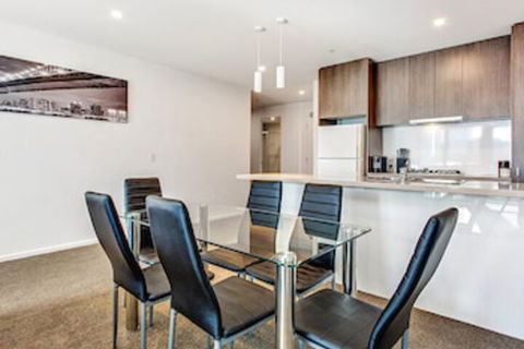 MJ Shortstay Southbank Grande Apartments - Tourism Brisbane 5