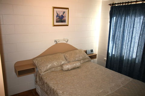 Lake Edge Holiday Units - Tourism Brisbane 4