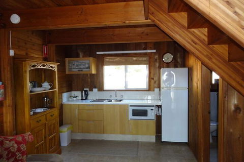 Jarrah Glen Cabins - Tourism Brisbane 7