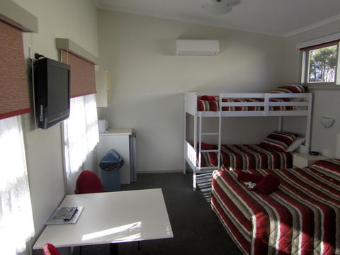 Highlander Haven Motel - Brisbane Tourism 6