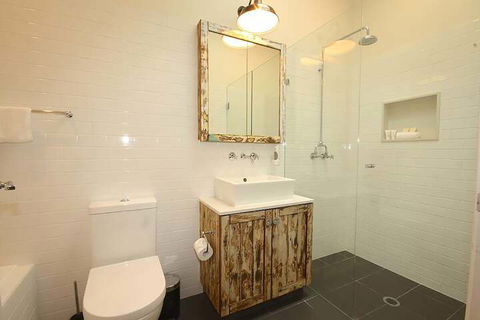 A PERFECT STAY - Cavvanbah Seaside Cottage - Tourism Brisbane 2