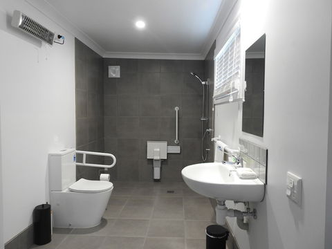Lismore Lake Holiday Park - Brisbane Tourism 2