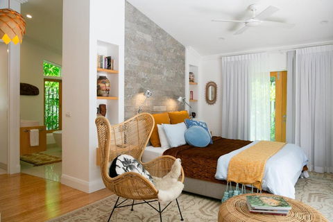 Pineapple Petes Beach House - Tourism Brisbane 2