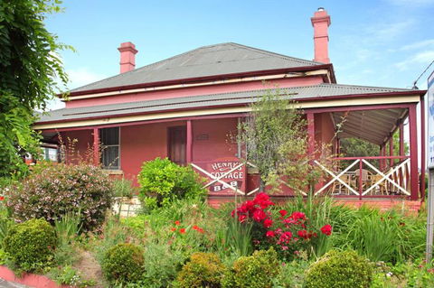 Henrys Cottage - Brisbane Tourism 4