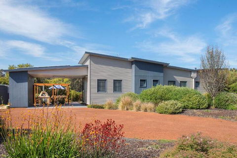 Wirraway Luxury Chalet - Tourism Brisbane 4