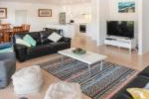 Wirraway Luxury Chalet - Tourism Brisbane 0
