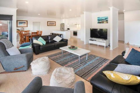 Wirraway Luxury Chalet - Tourism Brisbane 2