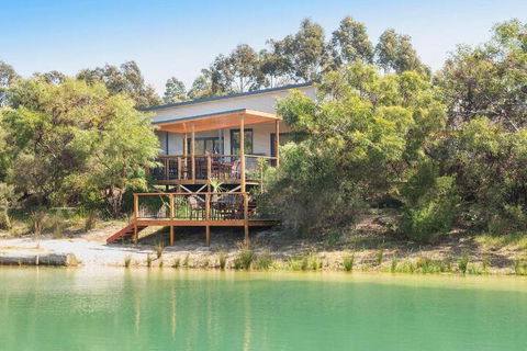 Wirraway Luxury Chalet - Tourism Brisbane 3
