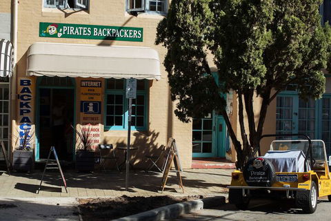 Pirates Backpackers - Hostel - Tourism Brisbane 1