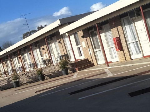 Smerdon Lodge Motel - Tourism Brisbane 1