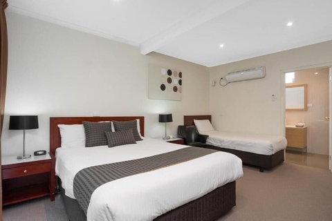 New Crossing Place Motel & Apartments - Brisbane Tourism 1