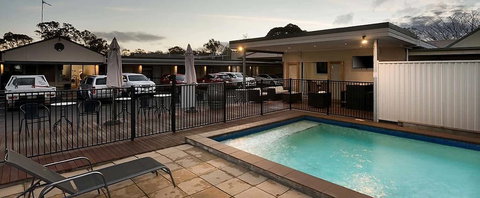 New Crossing Place Motel & Apartments - Brisbane Tourism 0