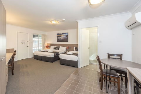 Takalvan Motel - Brisbane 4u 5