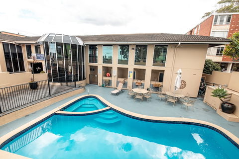 Twin Towers Inn - Brisbane Tourism 0