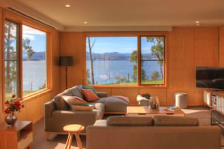 Brooks Bay TAS Brisbane 4u