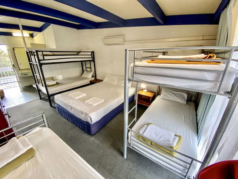 Snow Season Motor Inn - Tourism Brisbane 5