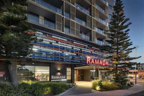 Ramada VetroBlu Scarborough Beach - Tourism Brisbane 3