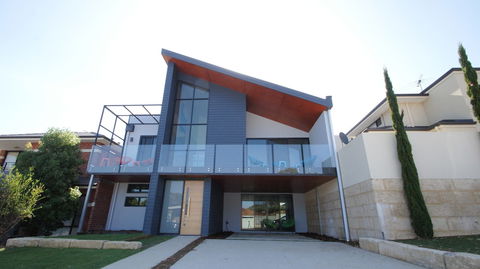 Sunset Place Apartments - Brisbane Tourism 0