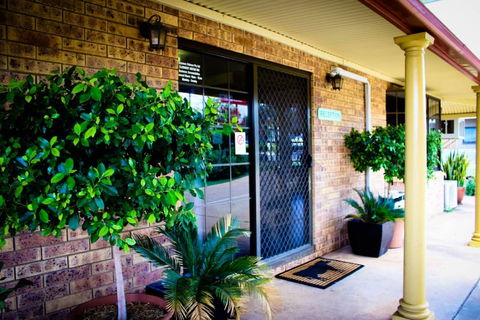Clermont Country Motor Inn - Tourism Brisbane 2