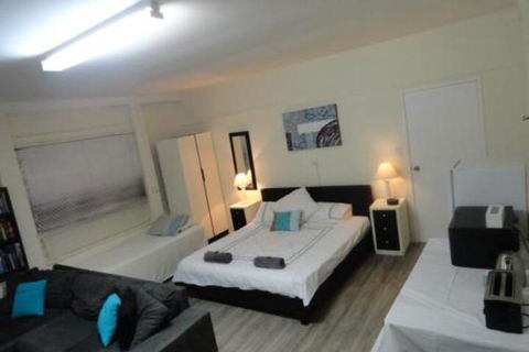 Cleveland B & B Private Studio Room - Brisbane Tourism 0