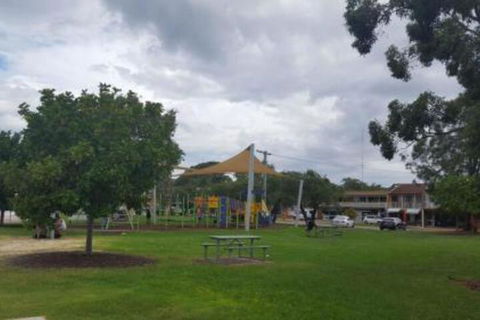 Lemon Tree Waterfront Apartments - Tourism Brisbane 5