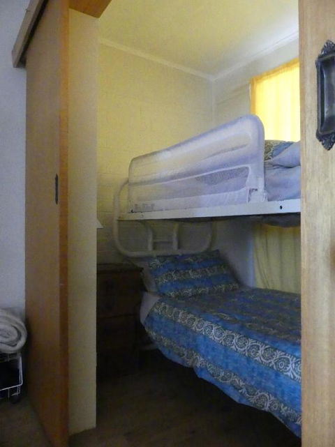 Blue Dog Holiday Units - Tourism Brisbane 5