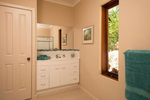 Innisfree Mountain Retreat - Tourism Brisbane 5