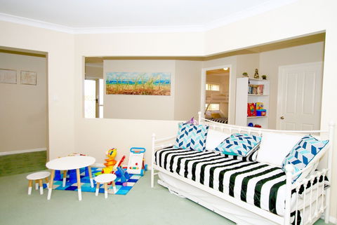 Anaheim Entertainer Deluxe - Tourism Brisbane 1