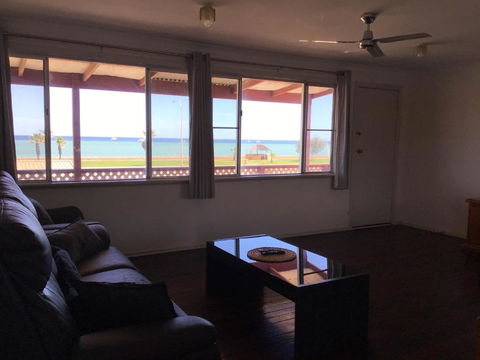 Best Beach Villa - Brisbane Tourism 3