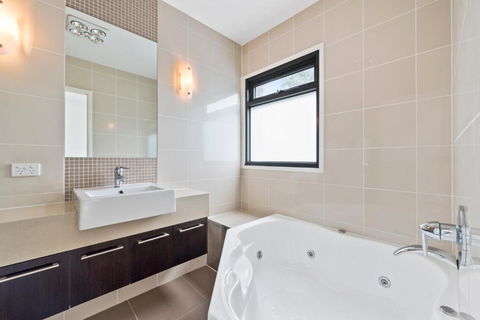 Inn Off The Reef - Tourism Brisbane 5