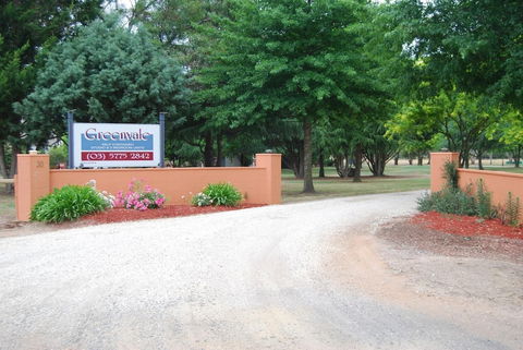 Greenvale Holiday Units - Tourism Brisbane 0