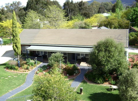 Greenvale Holiday Units - Tourism Brisbane 1