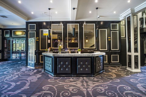 Nightcap At Skyways Hotel - Brisbane Tourism 3