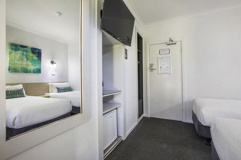 Nightcap At Skyways Hotel - Brisbane Tourism 5